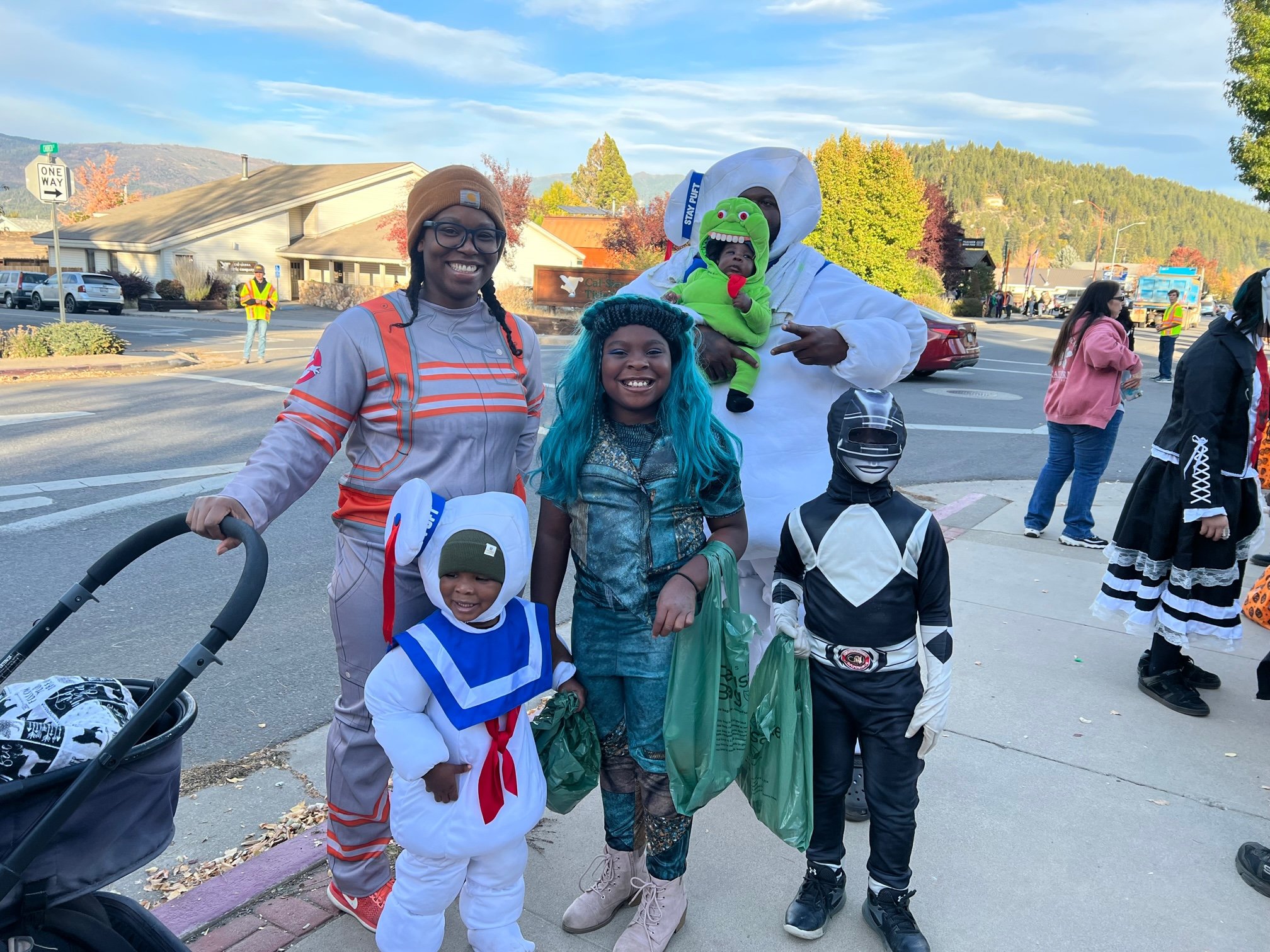 Quincy Chamber's Safe Trick or Treat always brings family fun Plumas News